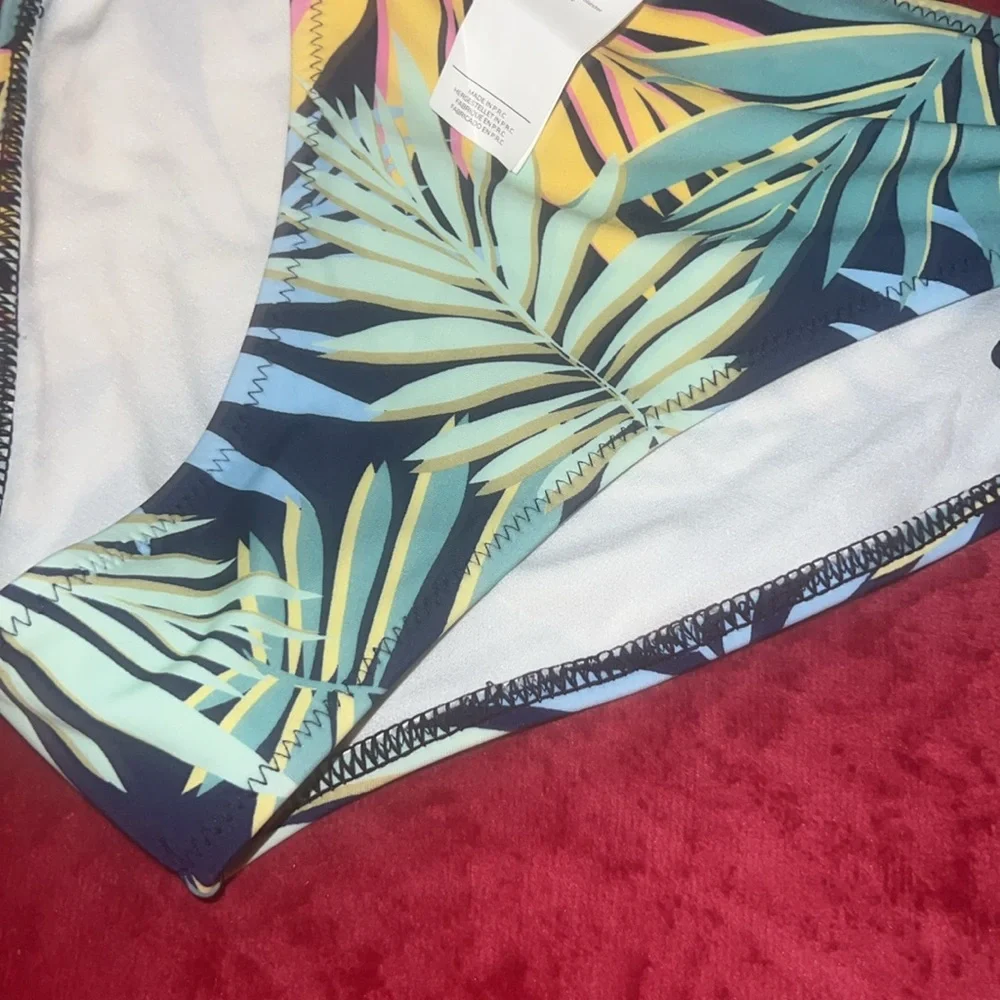 CUPSHE Women Bikini Bottom Tropical Print Tie Sides Low Waited.   Size L.  NWOT.